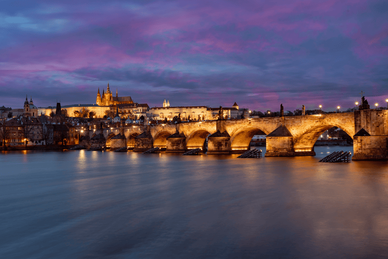 europe-czech-republic-prague-charles-bridge-night
