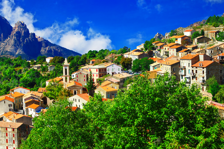 europe-franca-corsica-evisa-village-in-mountains
