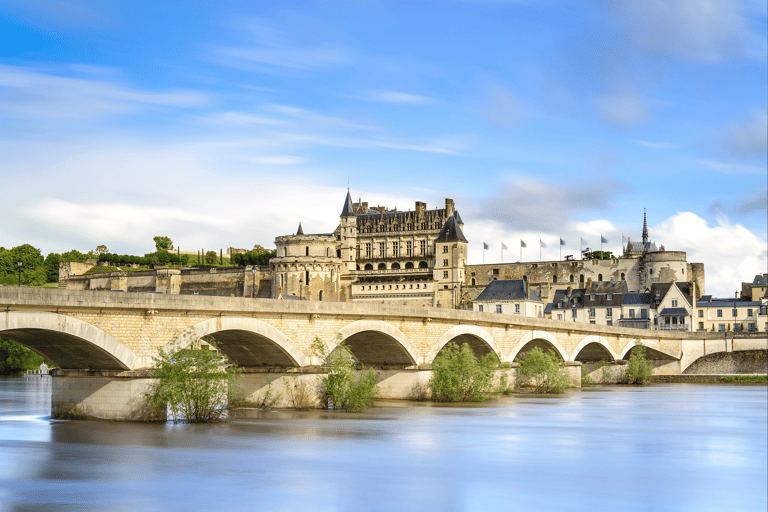 europe-france-amboise-village-castle