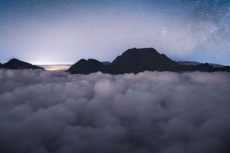 europe-france-ile-de-la-reunion-volcano-piton-des-neiges-stars