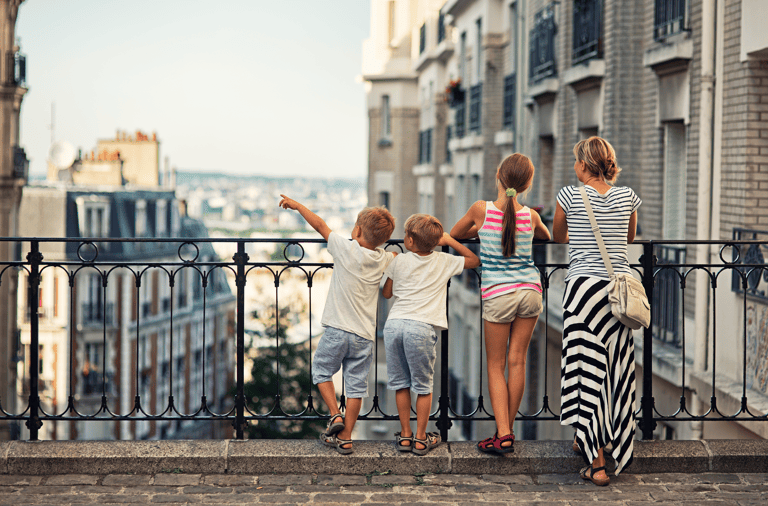 europe-france-paris-montmartre-family