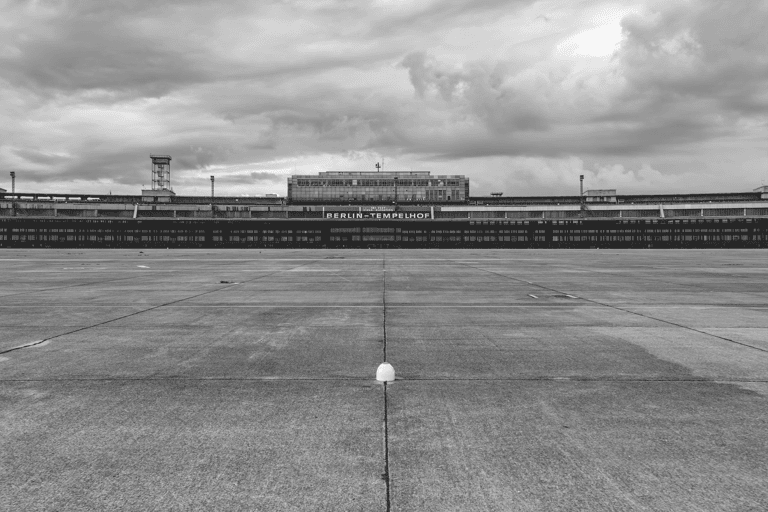 europe-germany-berlin-airport-abandoned-tempelhof-black-and-white