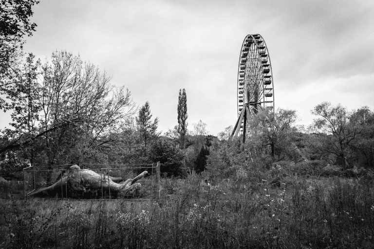 europe-germany-berlin-spreewald-abandoned-places-black-and-white