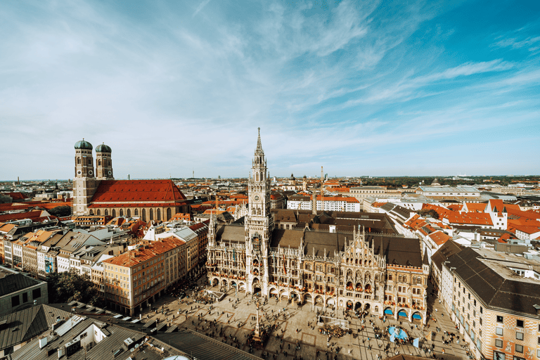 europe-germany-munchen-central-plaza-people