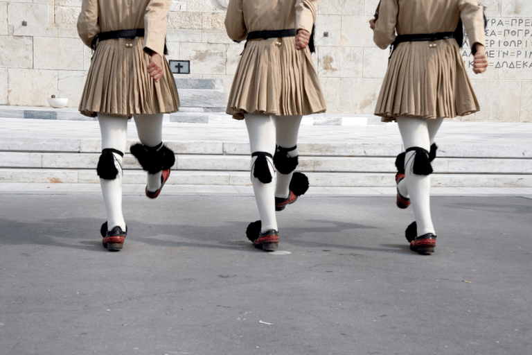 europe-greece-athens-evzonen-guards-syntagma-palace