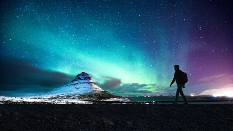 europe-iceland-by-night