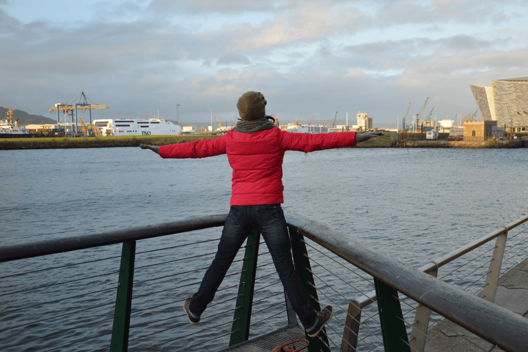 europe-ireland-belfast-harbour-titanic-pose