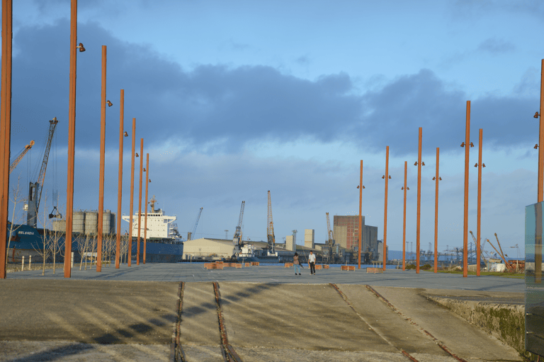 europe-ireland-belfast-titanic-building-dock