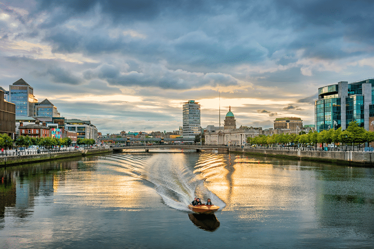 europe-ireland-dublin-liffey-river-boat