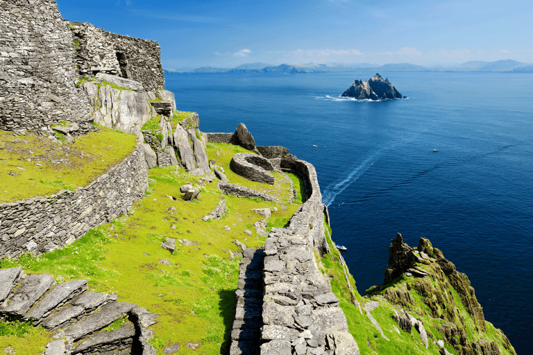 europe-ireland-skellig-michael-ruin