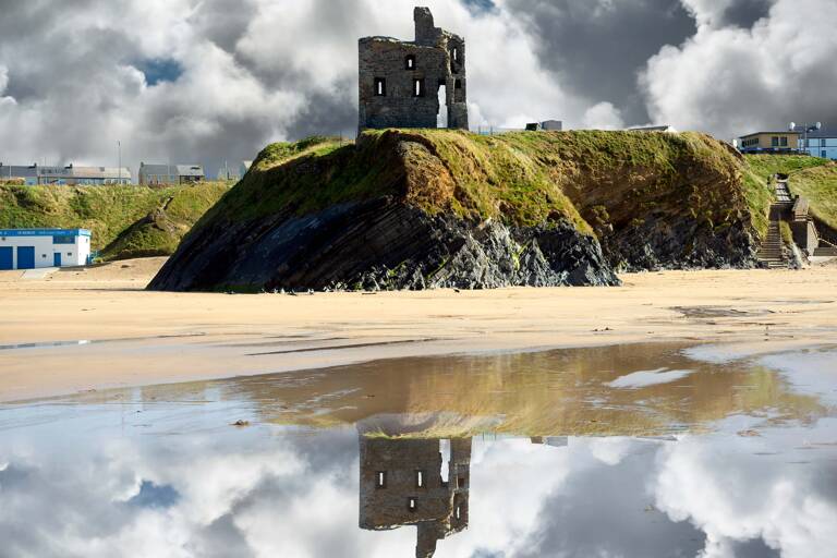 europe-ireland-wild-atlantic-castle-01
