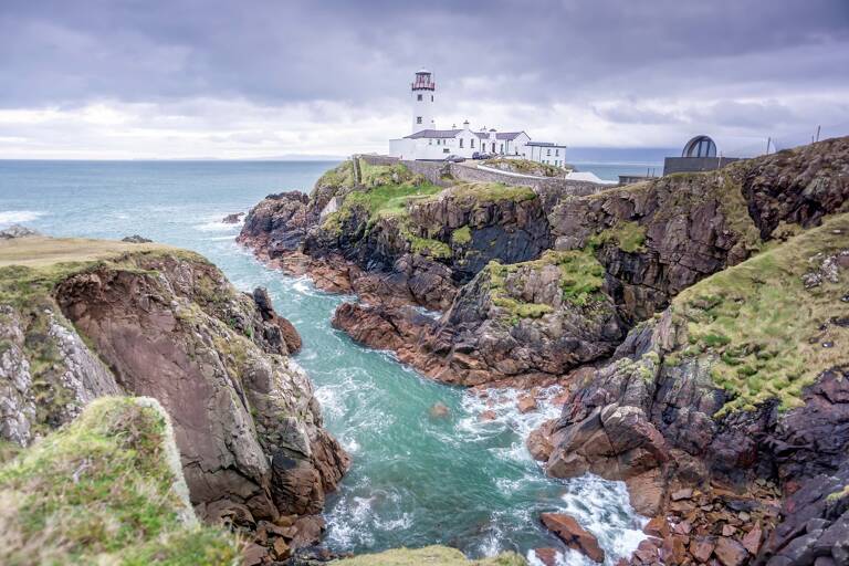 europe-ireland-wild-atlantic-way-light-house