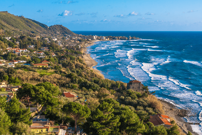 europe-italy-acciaroli-coastline