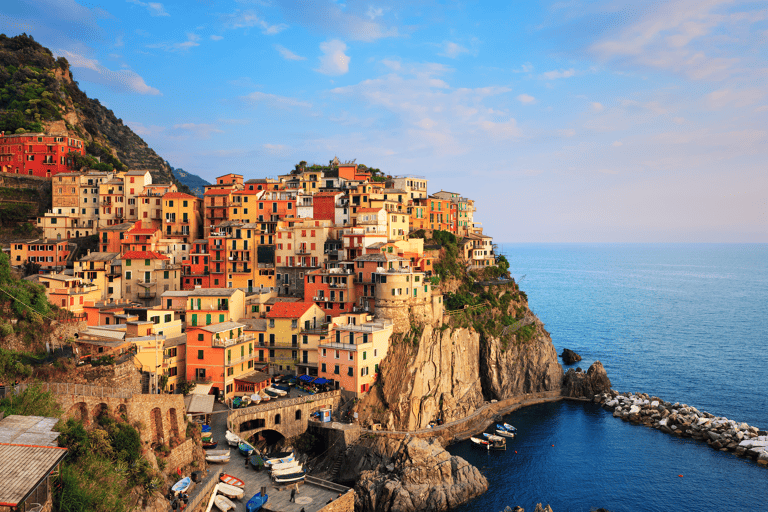 europe-italy-cinque-terre-manarola-colorful-town-next-to-sea
