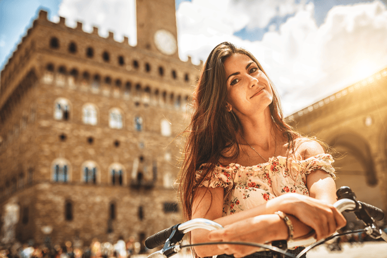 europe-italy-florence-piazza-di-signoria-woman-sun