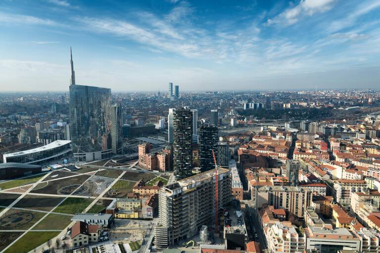 europe-italy-milan-bosco-verticale