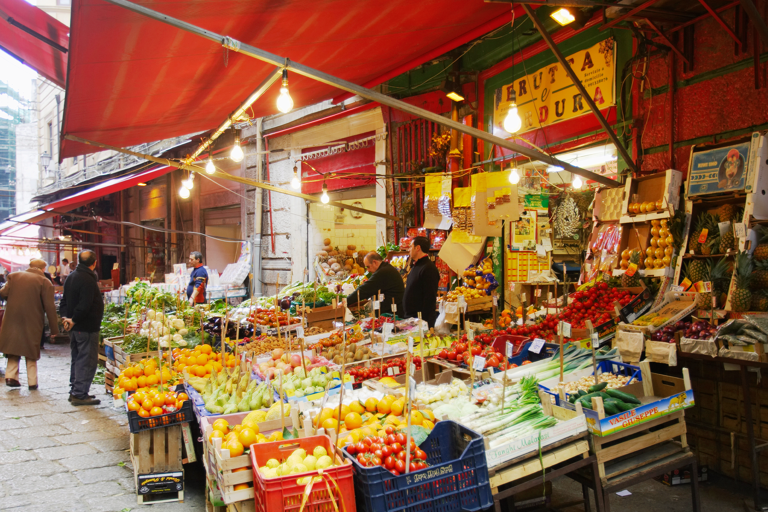 europe-italy-palermo-market