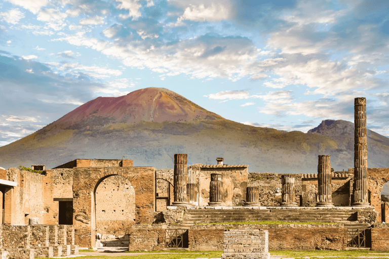 europe-italy-pompeii-mount-vesuvius