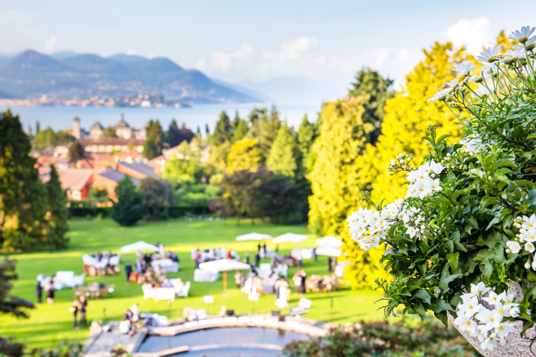 europe-italy-reception-party-lake