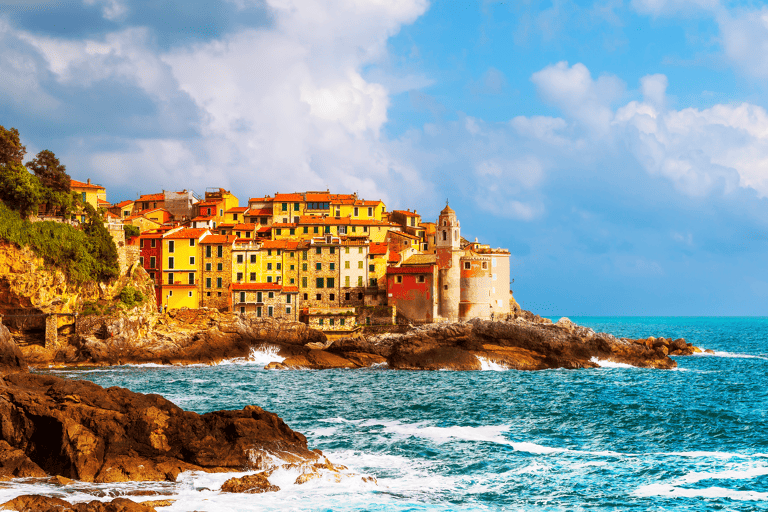 europe-italy-tellaro-cliff-town-seaview-cinque-terre