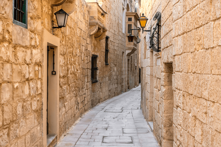 europe-malta-mdina-small-street