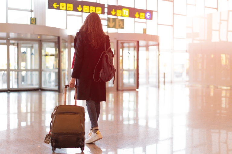 europe-netherlands-amsterdam-fly-from-schiphol-woman