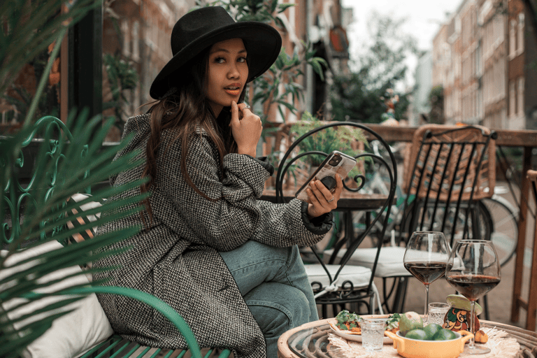europe-netherlands-amsterdam-girl-in-cafe