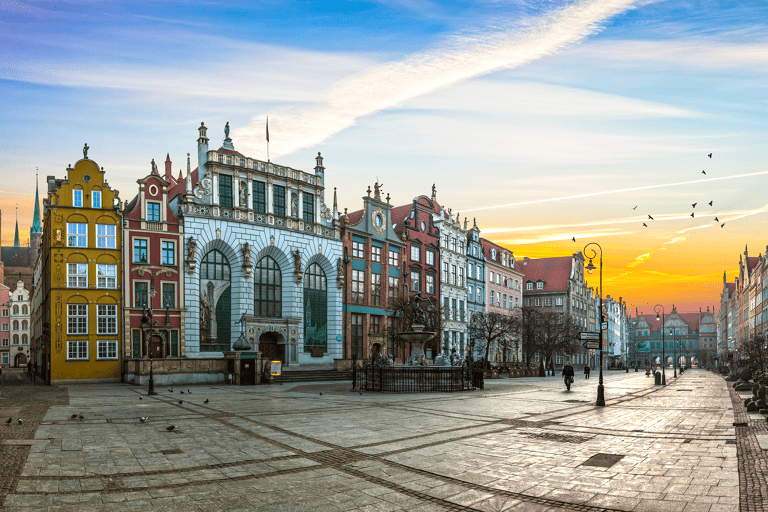 europe-poland-gdansk-square-morning