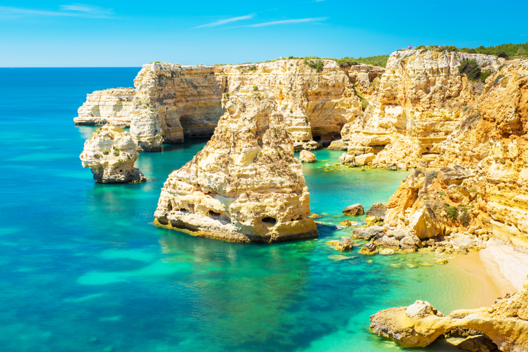 europe-portugal-algarve-praia-marinha