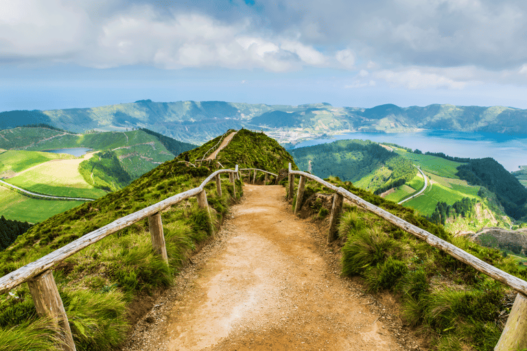 europe-portugal-azores-sete-cidades-path