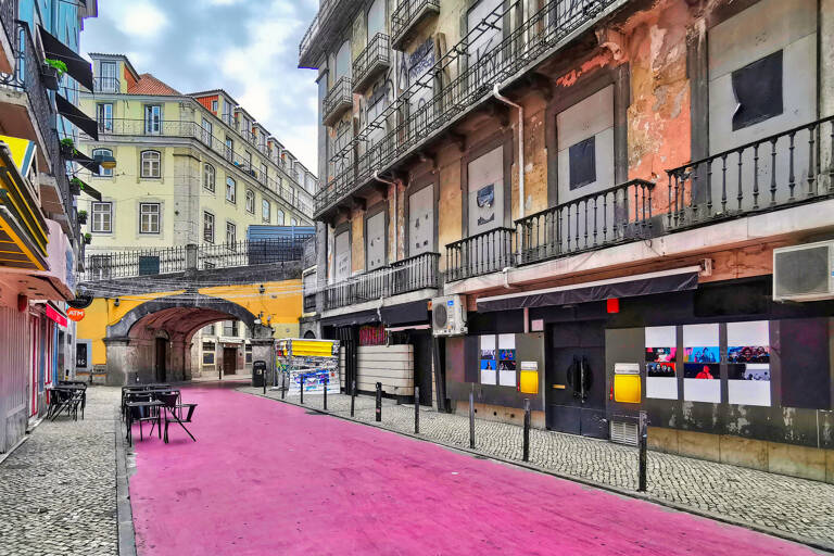 europe-portugal-lisbon-pink-street