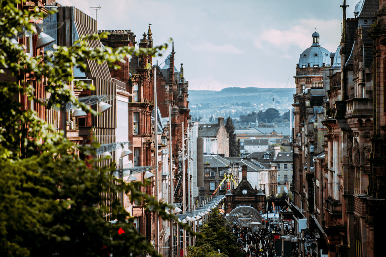 europe-scotland-glasgow-busy-street