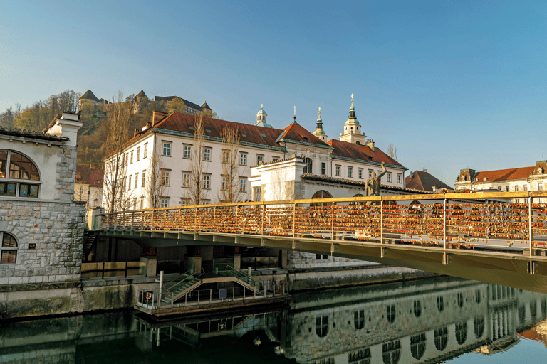 europe-slovenia-butchers-bridge-love-lock