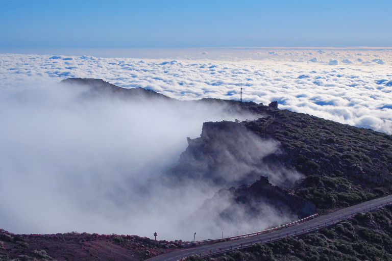 europe-spain-canary-islands-la-palma-pico-fuente-nueva-above-clouds