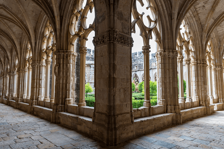 europe-spain-catalonia-monastery-santes-creus
