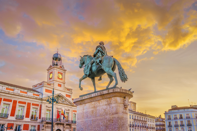 europe-spain-madrid-statue-on-square