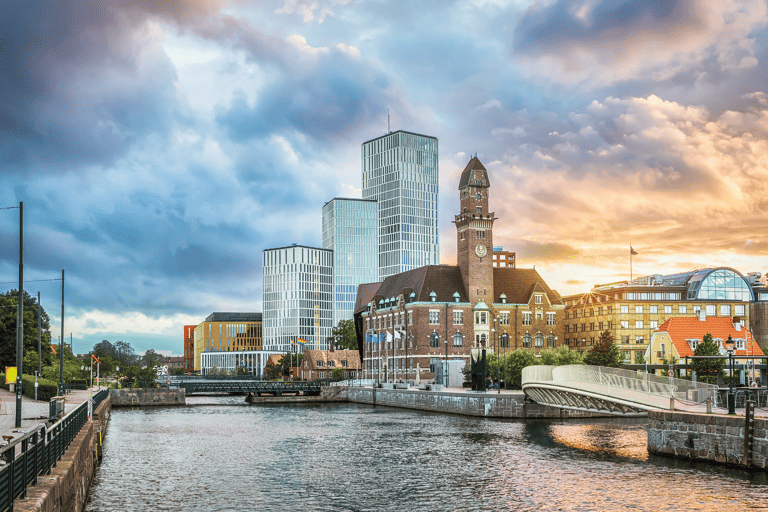 europe-sweden-malmo-sunset-rivier-view