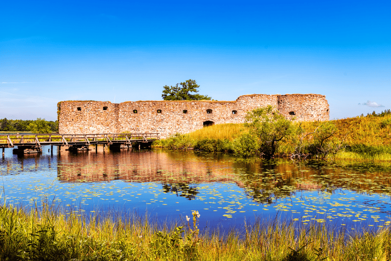 europe-sweden-vaxjo-kronobergs-ruins-nature