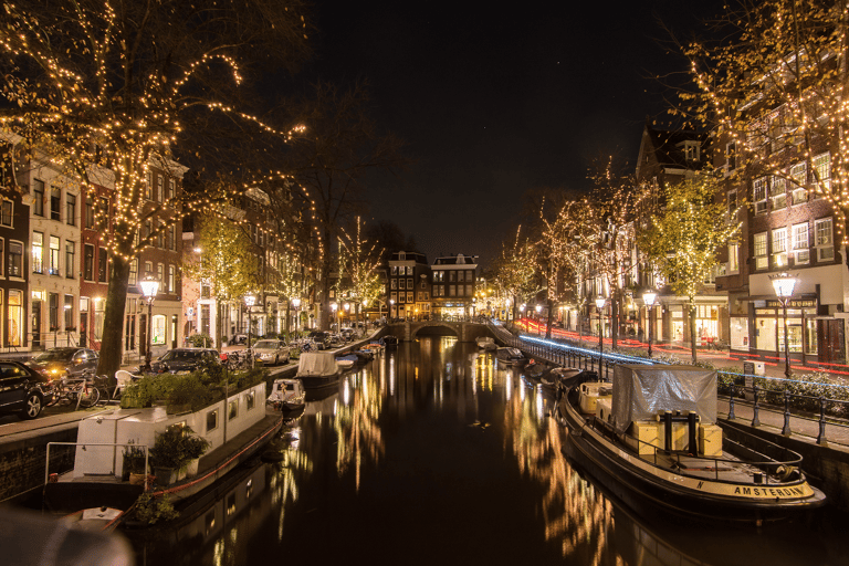 europe-the-netherlands-amsterdam-bynight-lights-canal