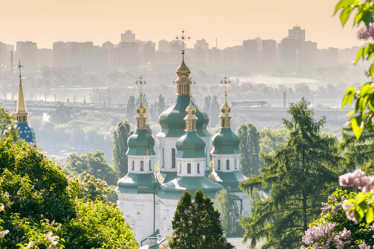 europe-ukraine-kiev-little-church-cityview