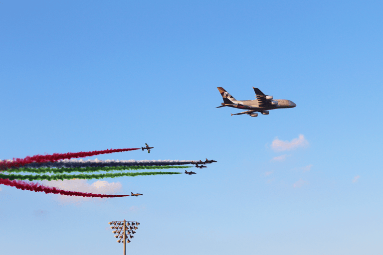 formule1-abu-dhabi-winners-etihad-contest-airplane-show