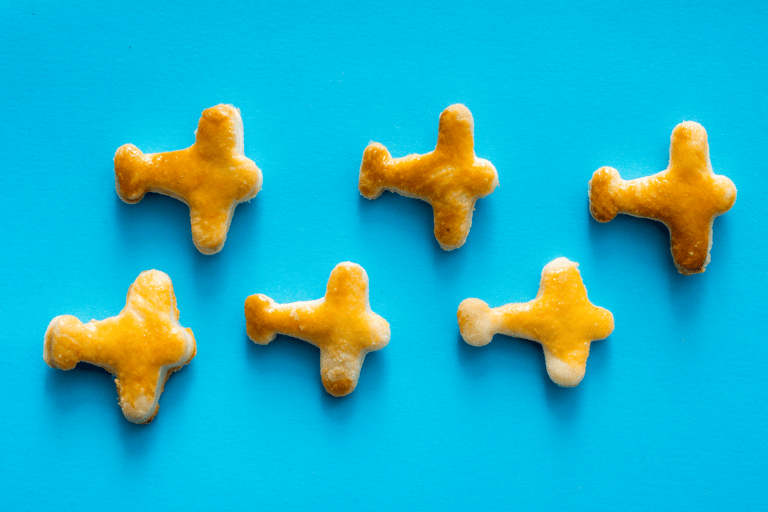 general-airplane-cookies-blue-background