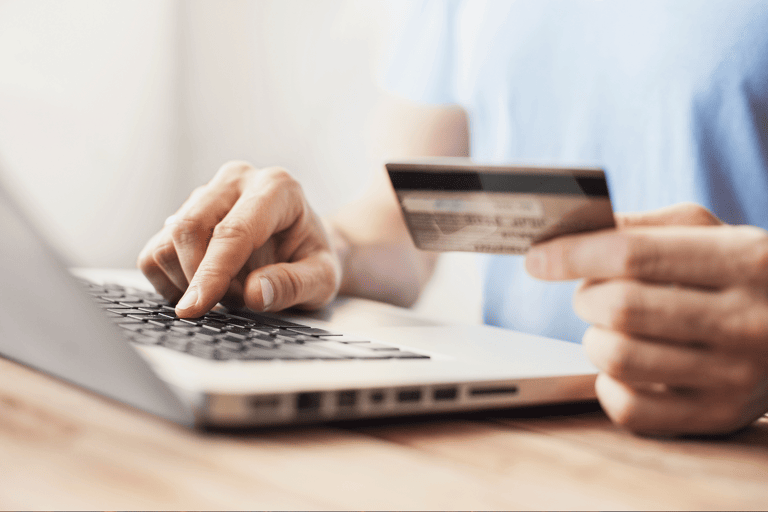 general-credit-card-transaction-laptop