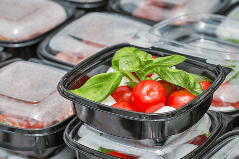general-food-salad-in-takeaway-box