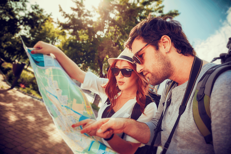 general-traveler-tourist-map-camera