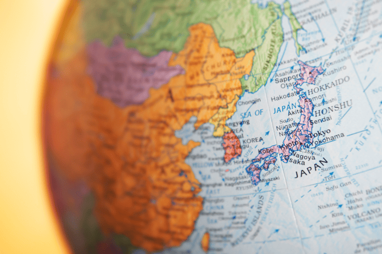 general-traveler-world-globe-map