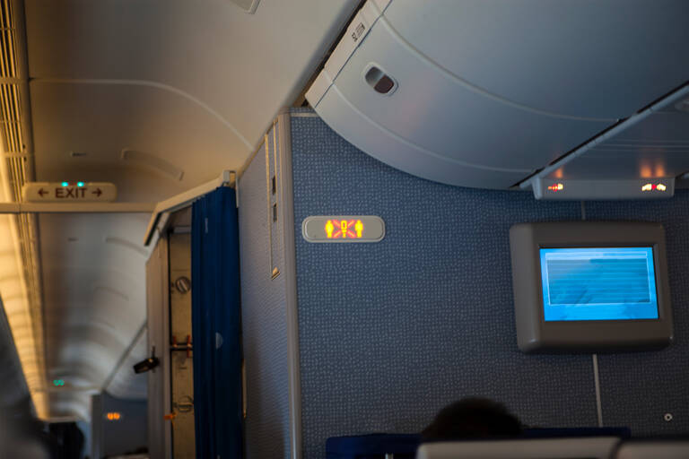 generic-airline-lavatory-bathroom-sign