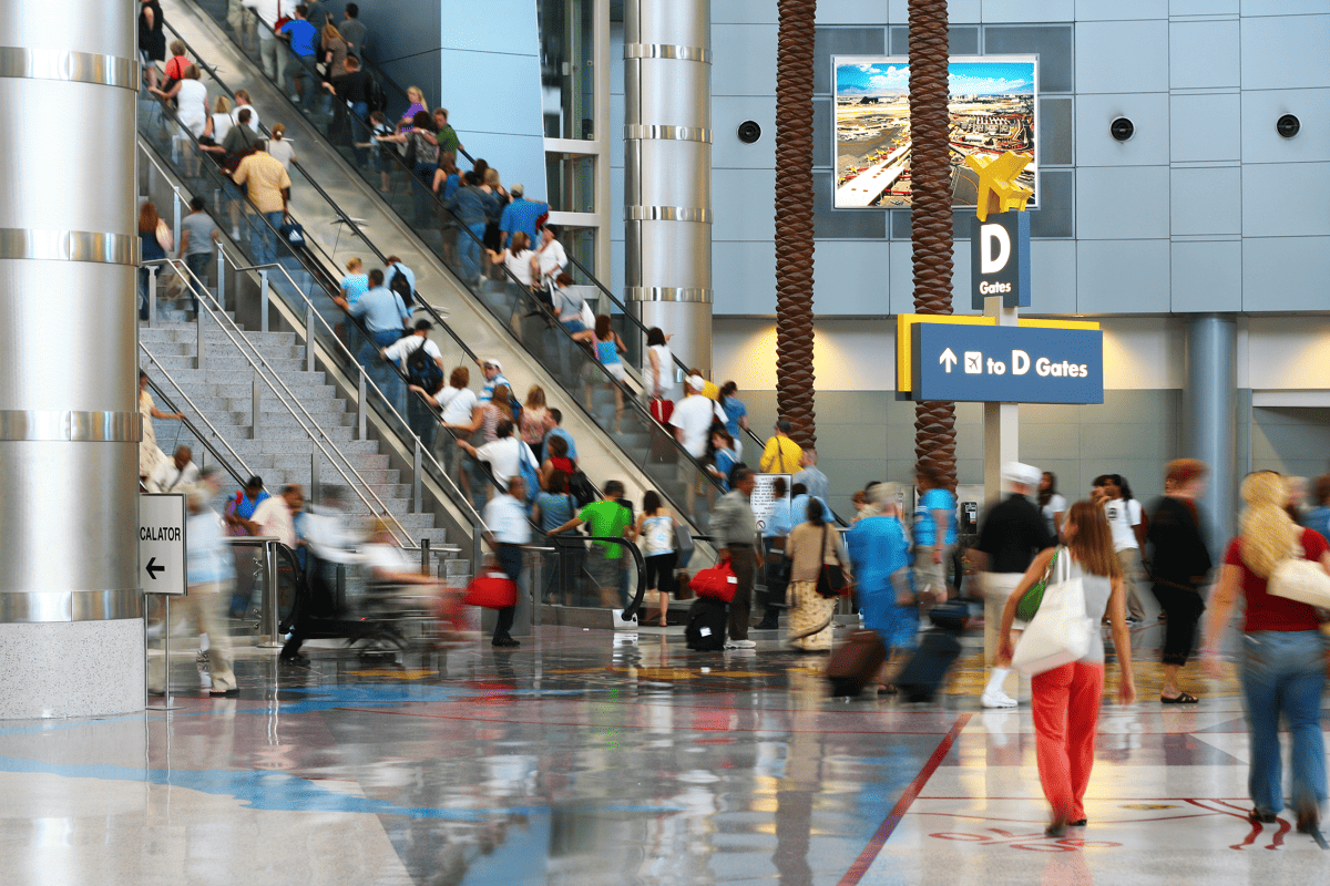 CheapTip #13: met deze tips overleef je de zomerdrukte op Schiphol
