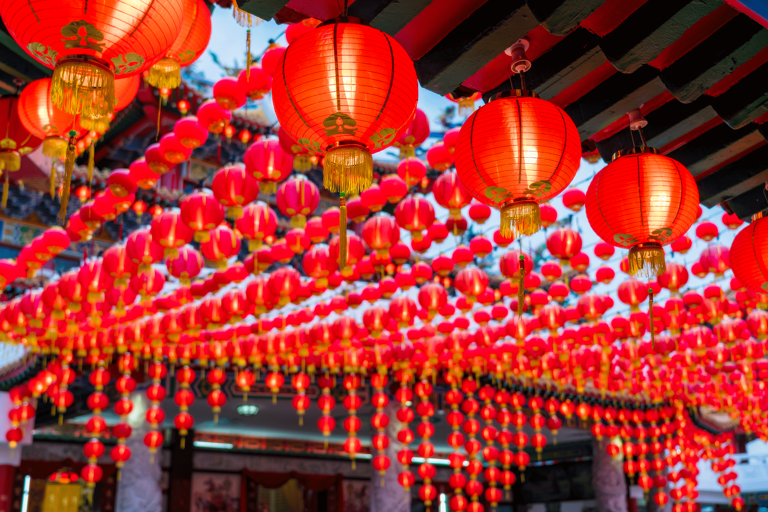 generic-chinese-new-year-red-lanterns