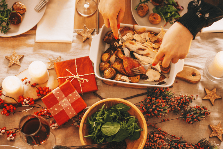 generic-christmas-dinner-table